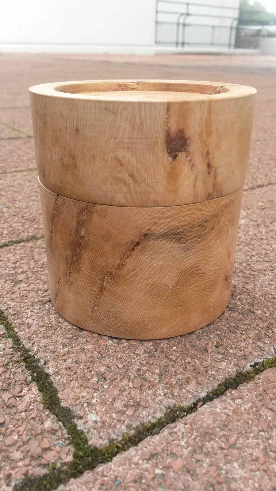 Cylinder powder pot, London plane