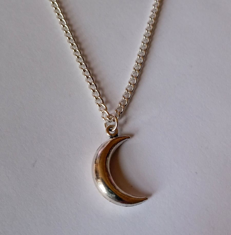 Simple Plain Moon Silver Plate Necklace