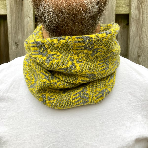 Merino lambswool donkey cowl (piccalilli and mid grey)