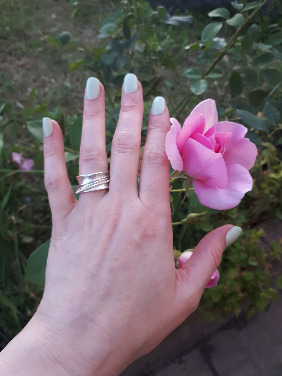 Hammered silver spinner ring SR2