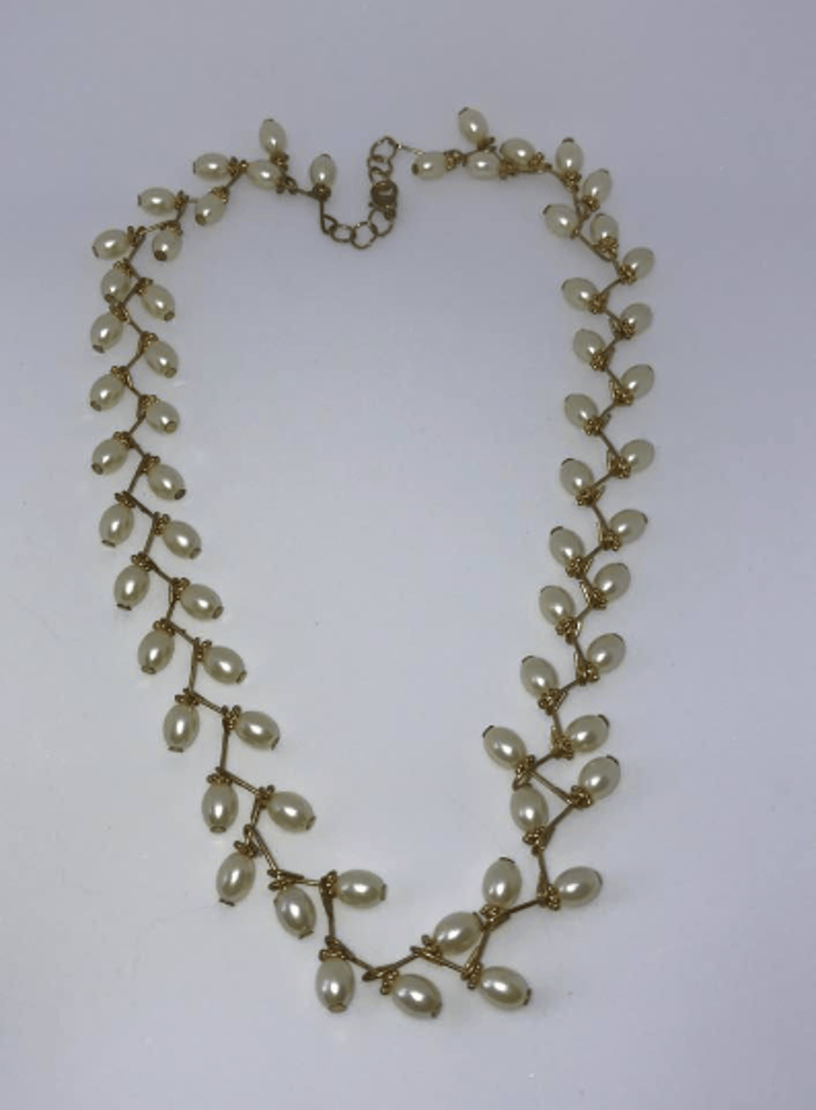 Diagonal Pearl Necklace