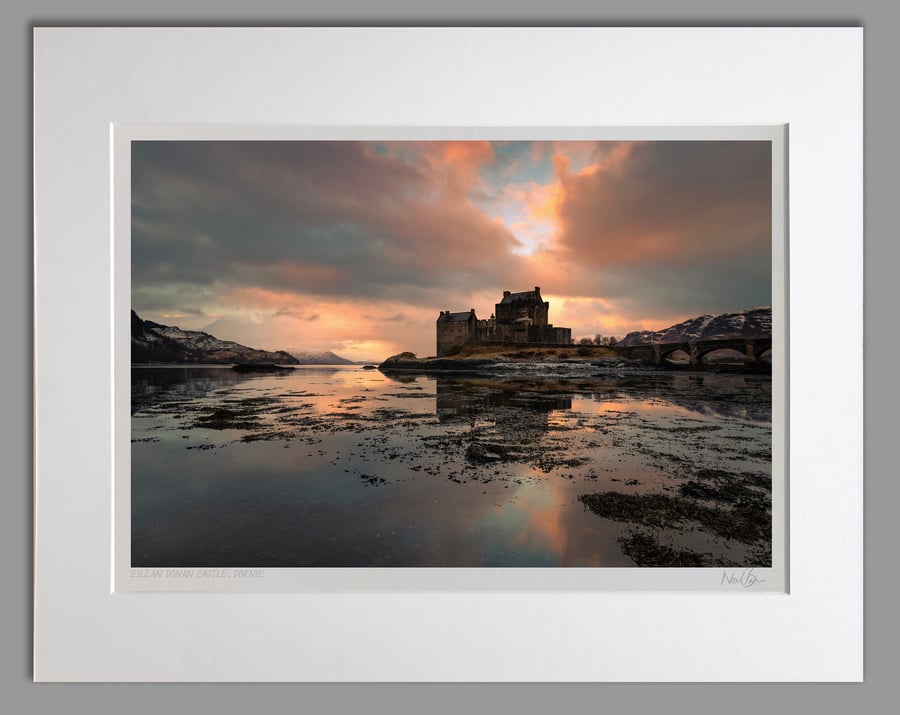 Eilean Donan Castle Scotland - A3 (50x40cm) Unframed Print