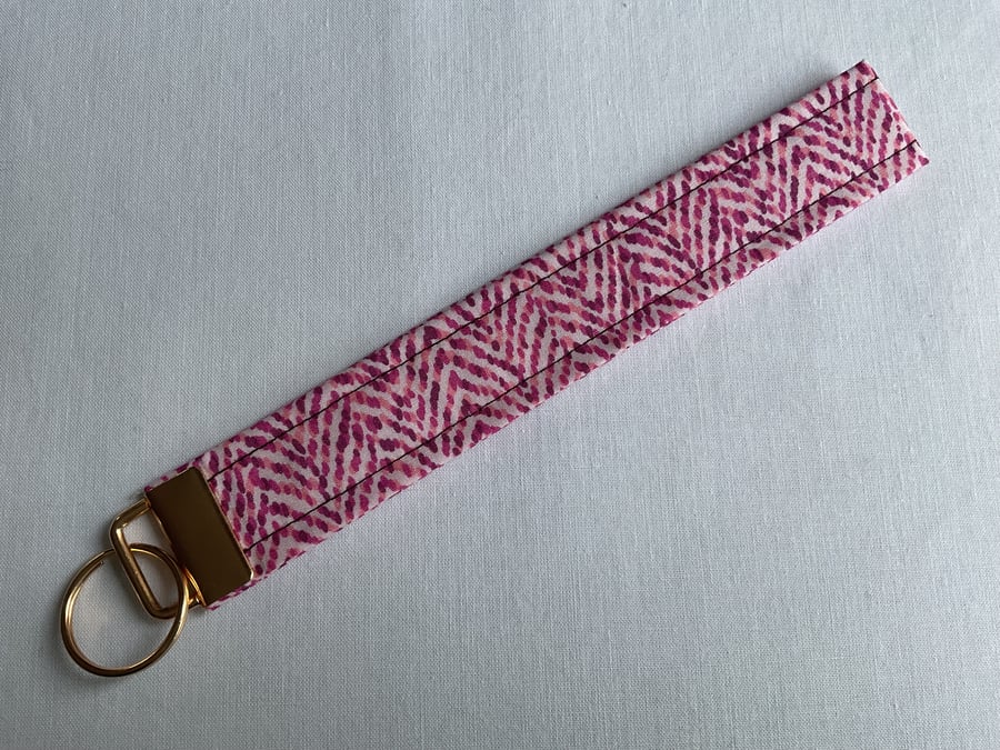 WRISTLET KEY CHAIN