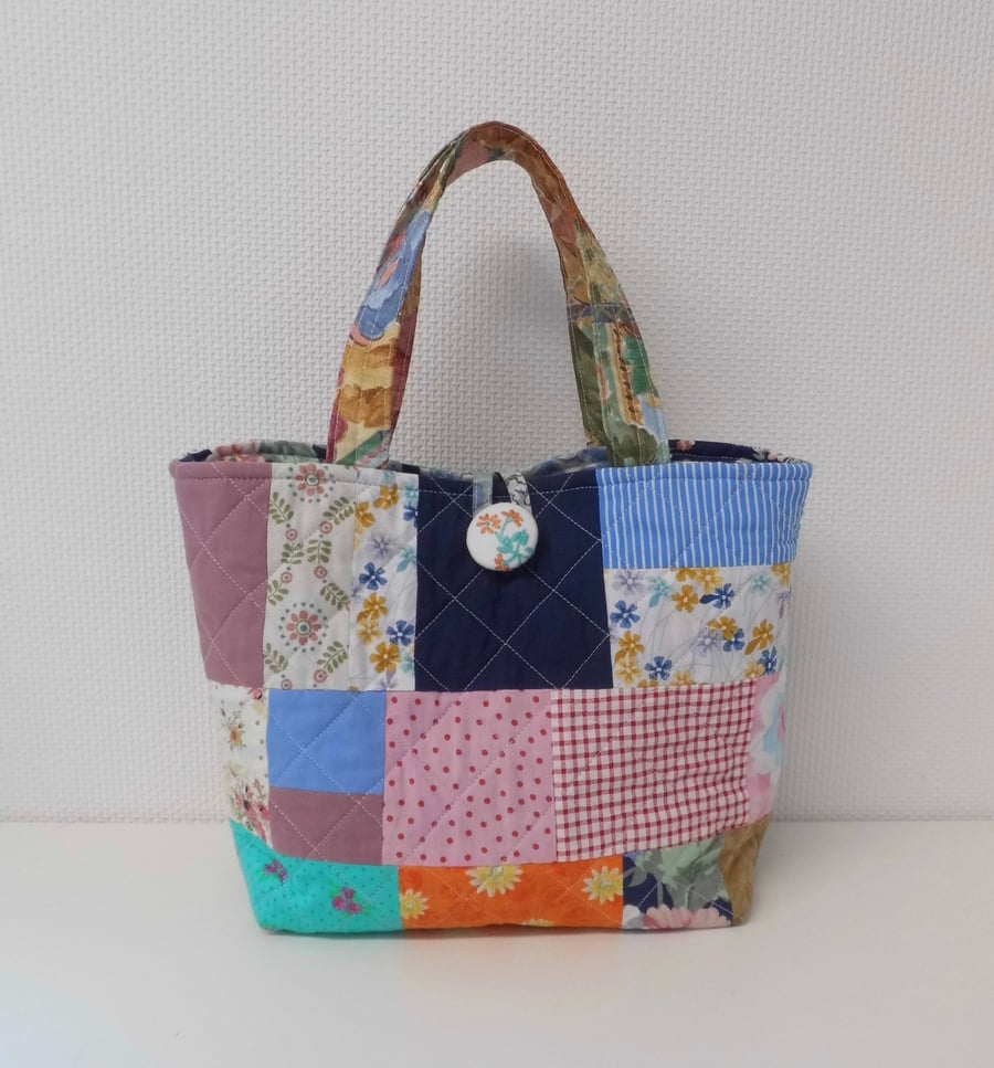 SOLD Patchwork tote bag machine quilted short handles