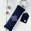 BEE KEY RING - lavender, black and silver