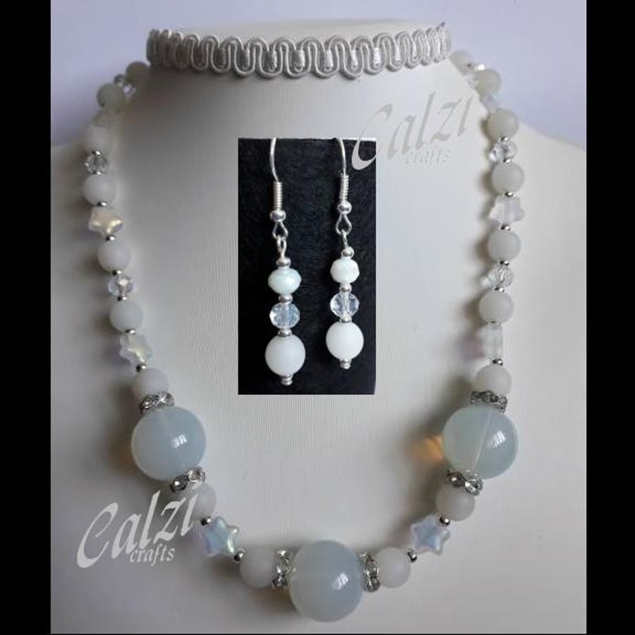 Iridescent Stars Beaded Necklace & Earrings Set