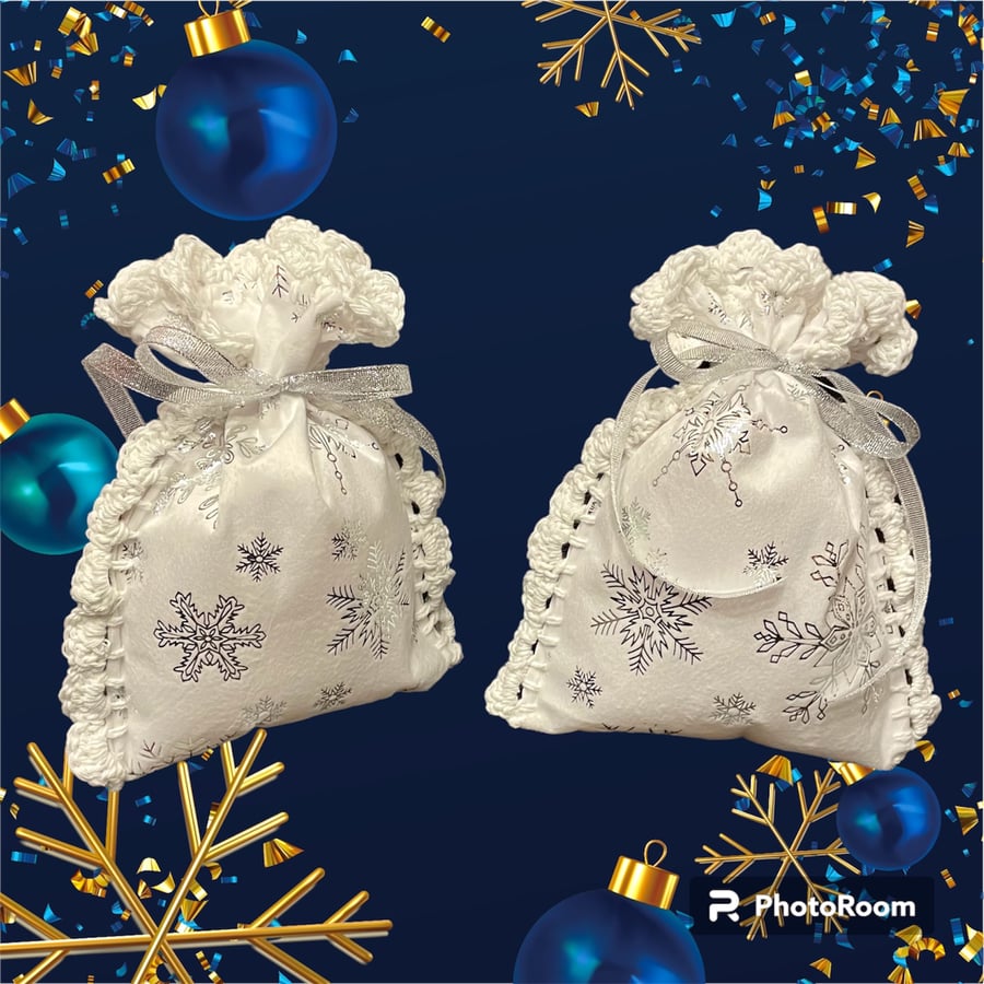  Set of 2 White Velvet Snowflake Bags, Eco Gift Bag, Christmas Gift Wrap