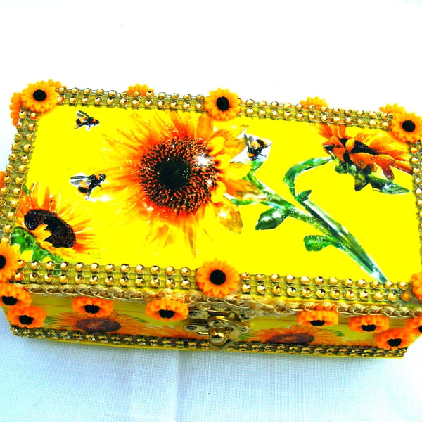 Sunflower decoupaged keepsakeI've hand decorated , memory or jewellery box.