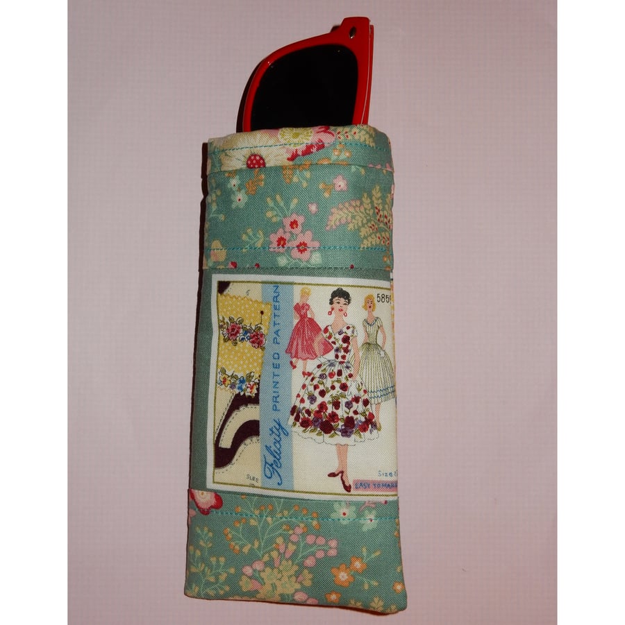 Glasses case - pretty dresses and floral