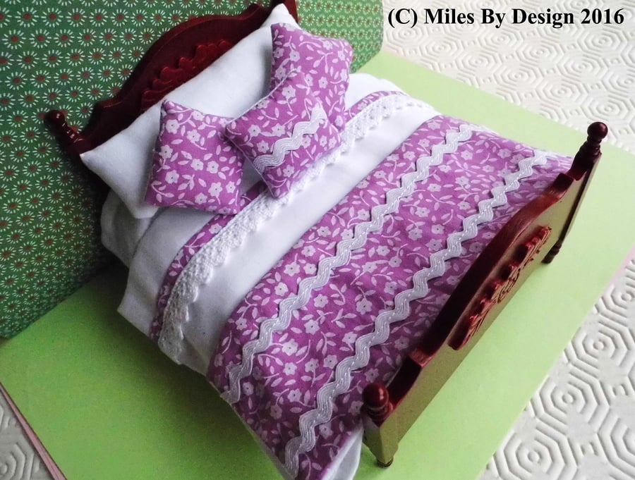 1:12 Scale Dusk Pink & White Flower Pattern Bedding Set