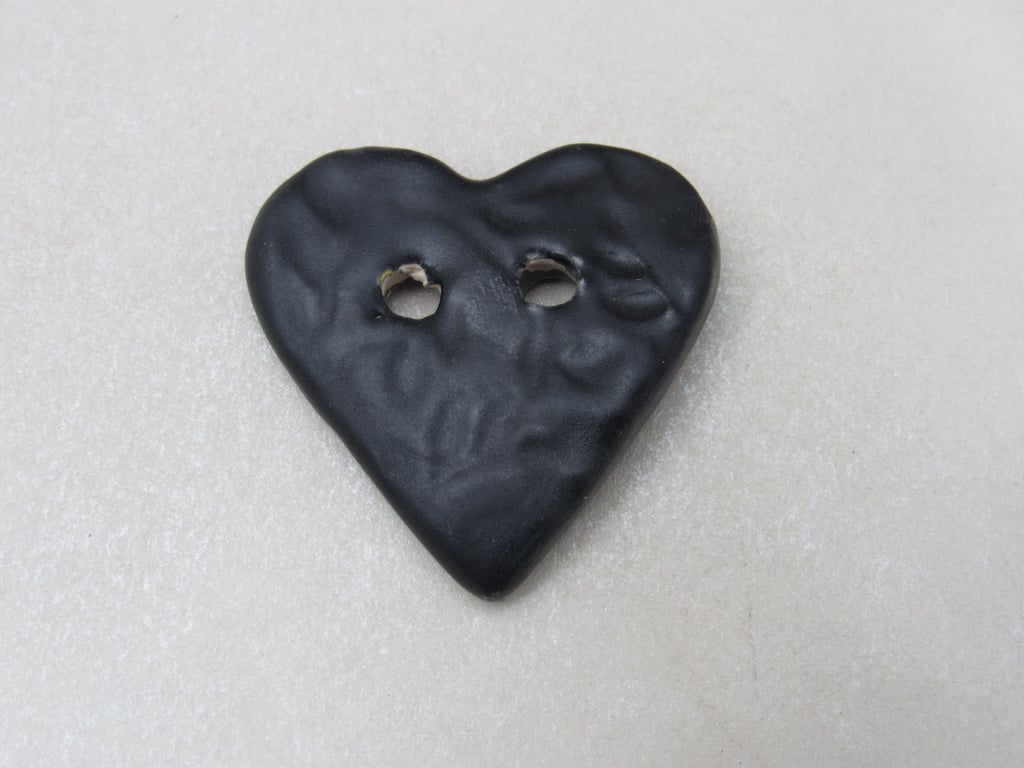 Medium Coal Black Leaf Sprig Texture Heart Shaped Ceramic Button