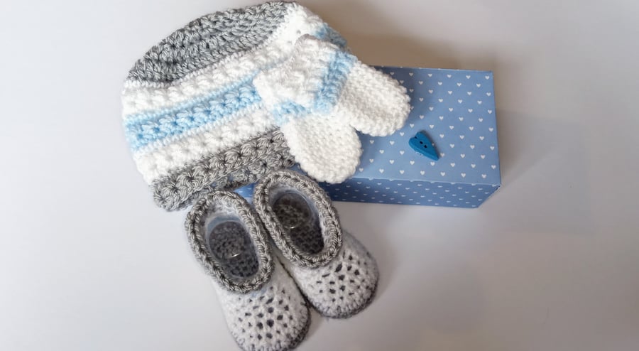 Newborn  Baby Crochet  Gift Set, Hat, Mittens and Booties