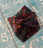 Cuff bracelet with a floral theme - Image 4