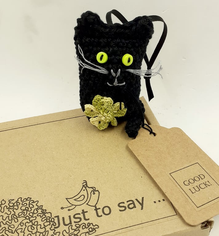 Crochet Good Luck Kitty with Four-Leafed Clover