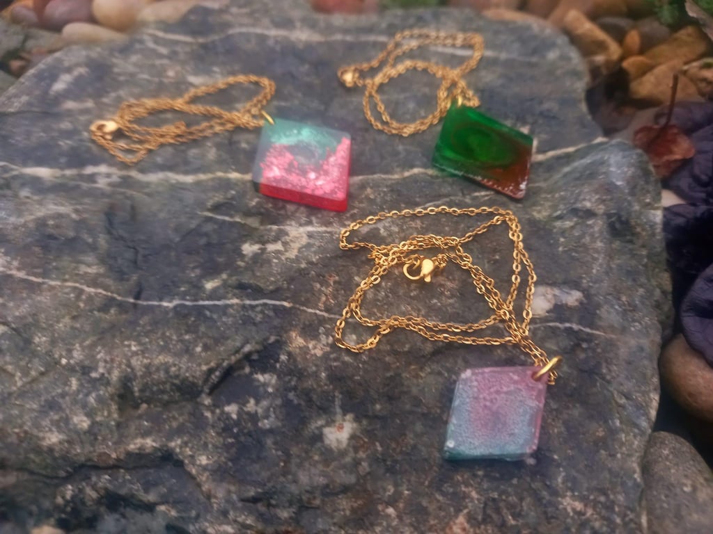 Red, Green and White Wonderland Diamond Necklace