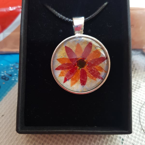 circular pendant with flower design retro hippy style pendant 