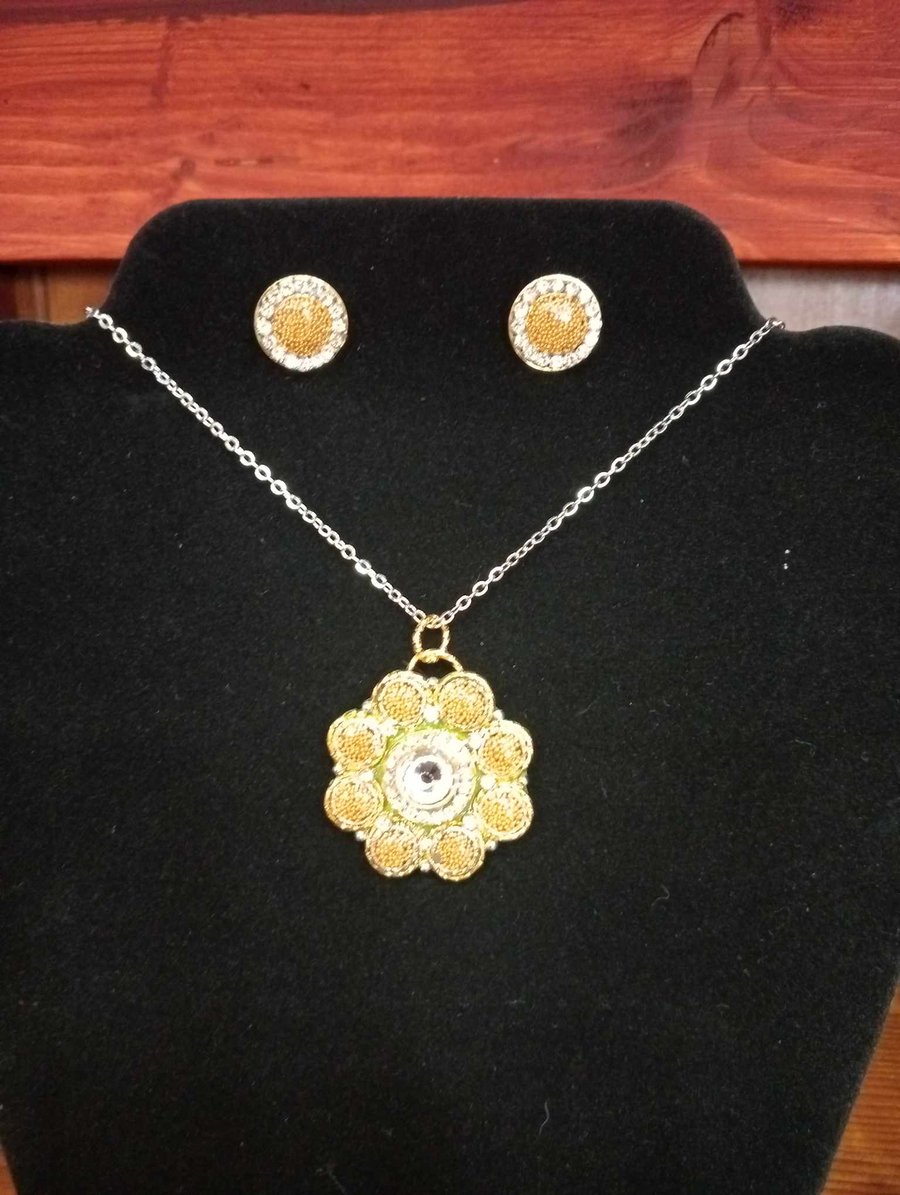 Floral Necklace and Earring Set