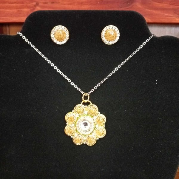 Floral Necklace and Earring Set