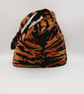 Knot bag in faux tiger fur, reversible.  - Image 6