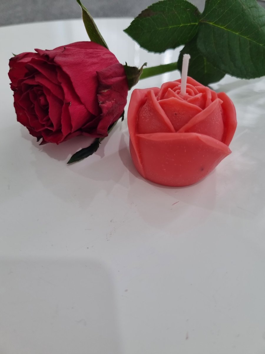 Rose candle 