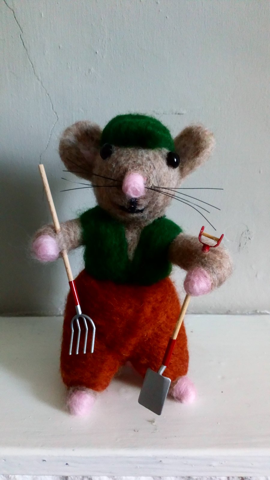 Needle Felted Garden Mouse 