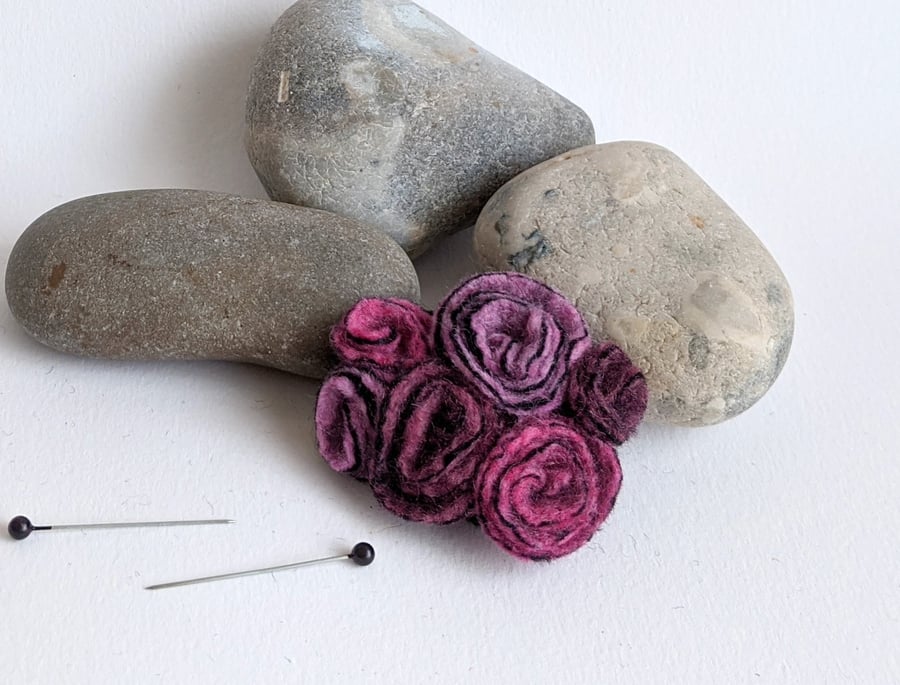 Small vintage inspired felted flowers brooch in shades of dusky pinks