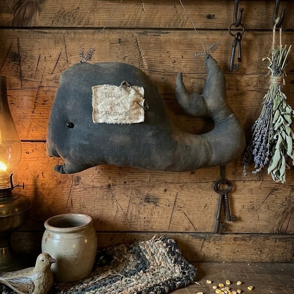 Prim whale wall hanging