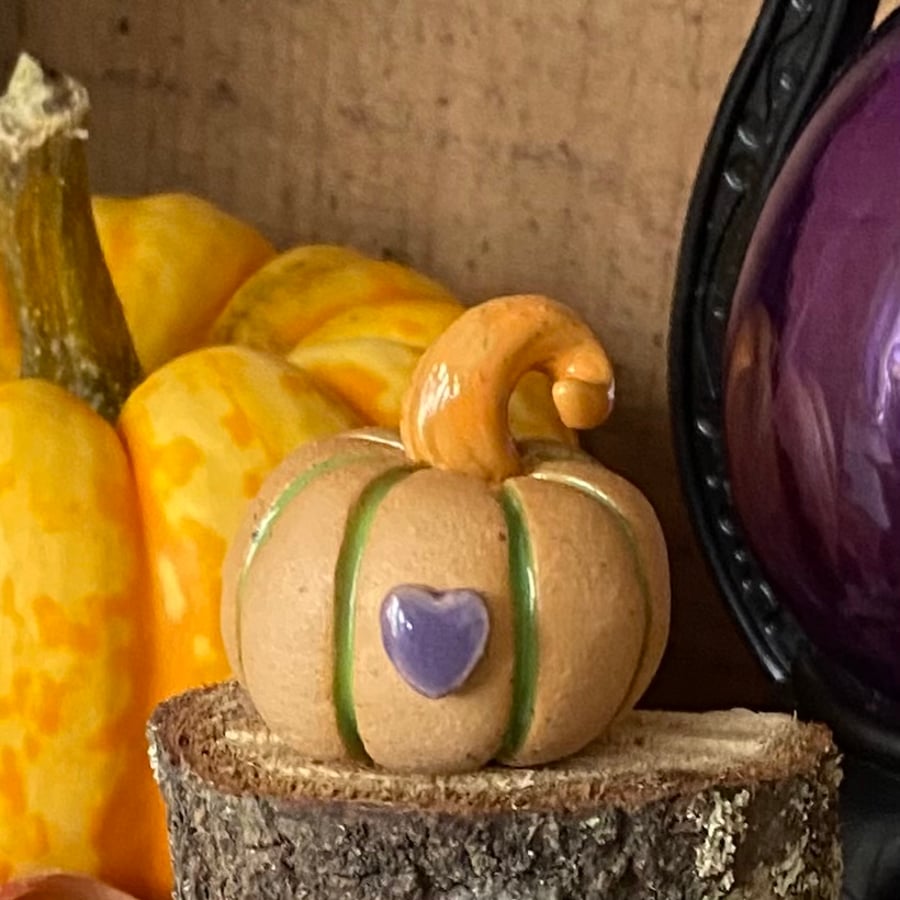 Tiny standing ceramic pumpkin decoration purple heart