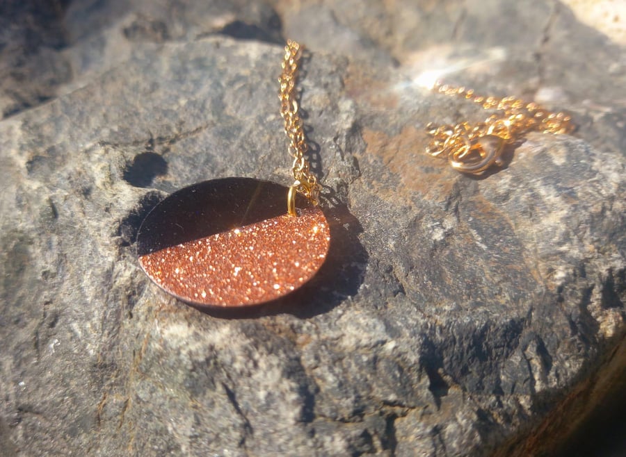 Black and Gold Glittery Circle Necklace