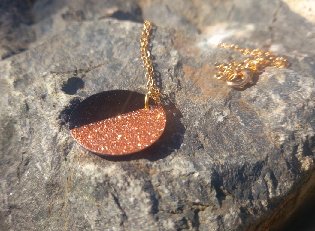 Black and Gold Glittery Circle Necklace