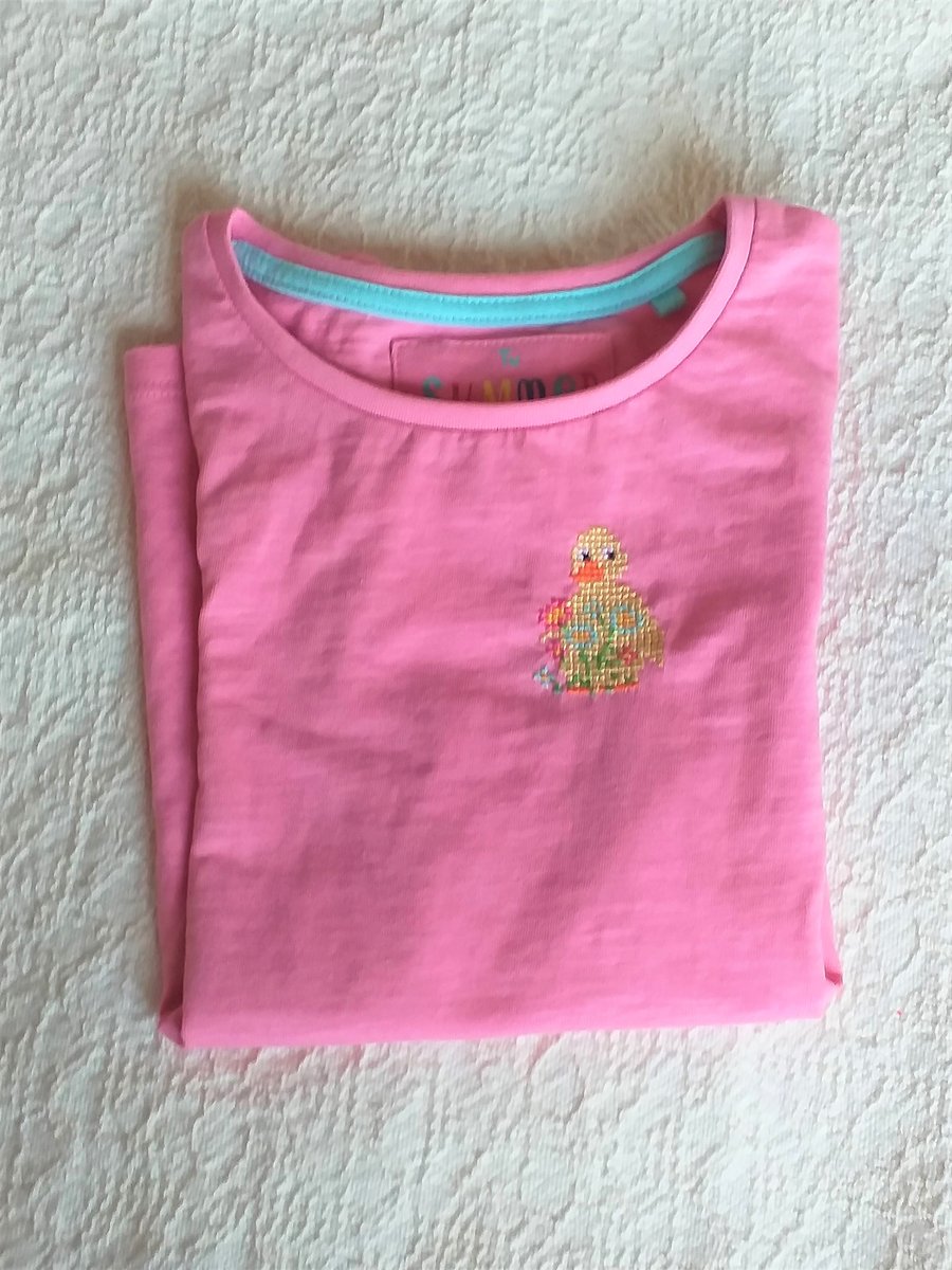 Duckling T-shirt age 4-5, hand embroidery