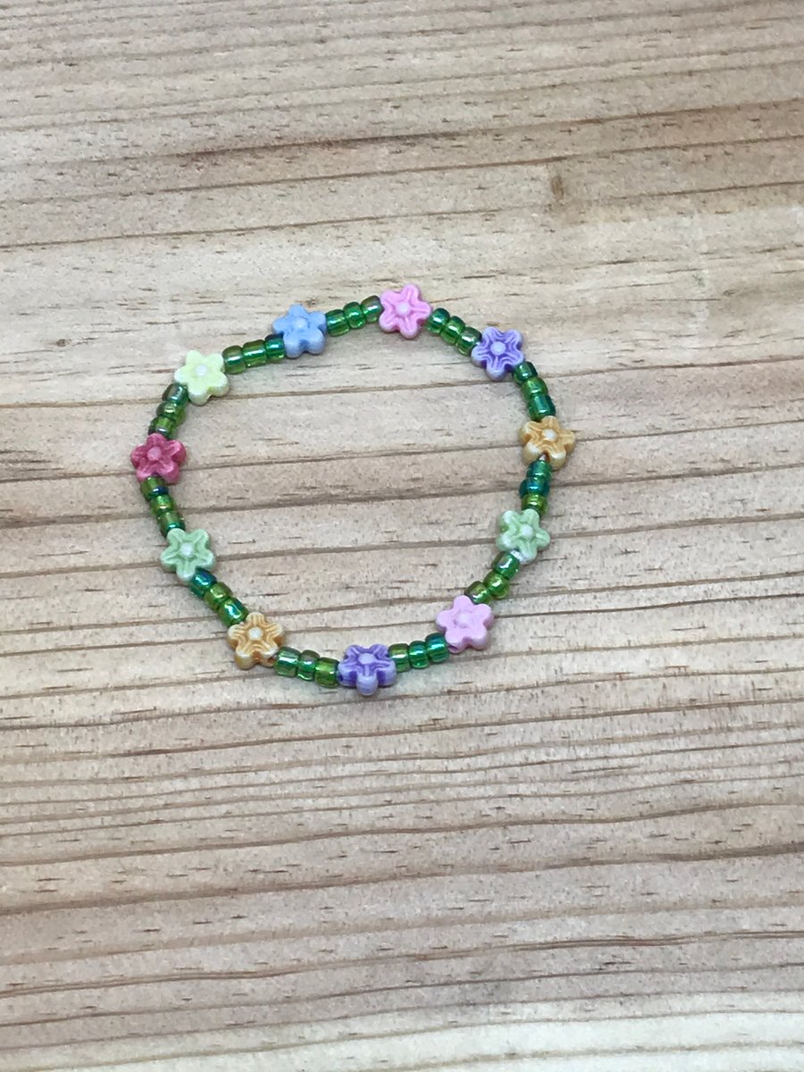 Flower Bracelet. (119)