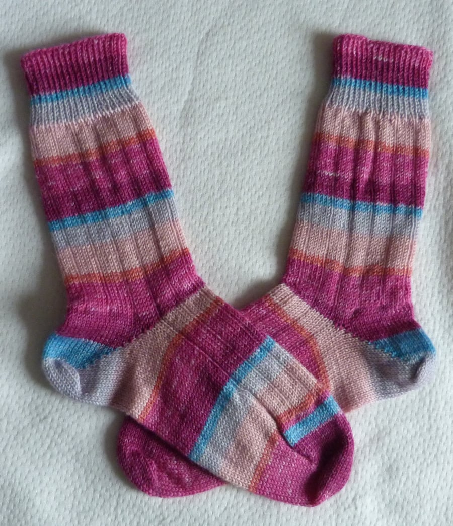 Hand-cranked Knitted Ribbed Wool Socks Size 4 to 5