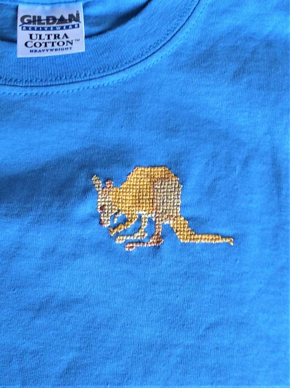 Kangaroo, T-shirt, age 6, (Gildan Youth XS), hand embroidered