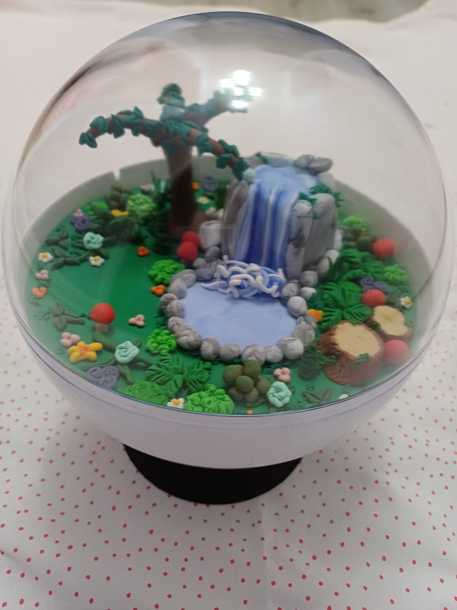Ball terrarium ready to add your own minifigures