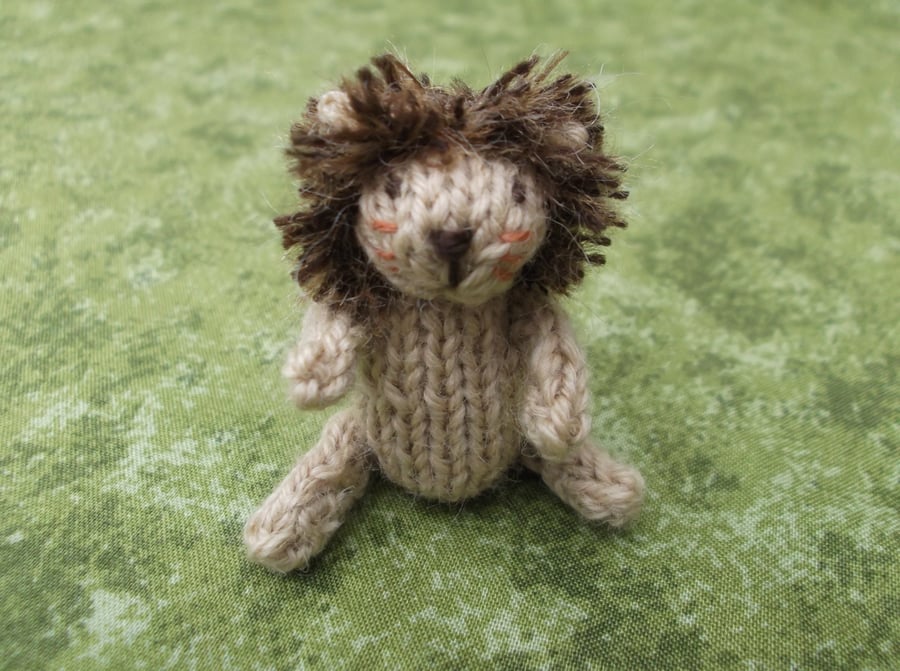 Knitted Lion