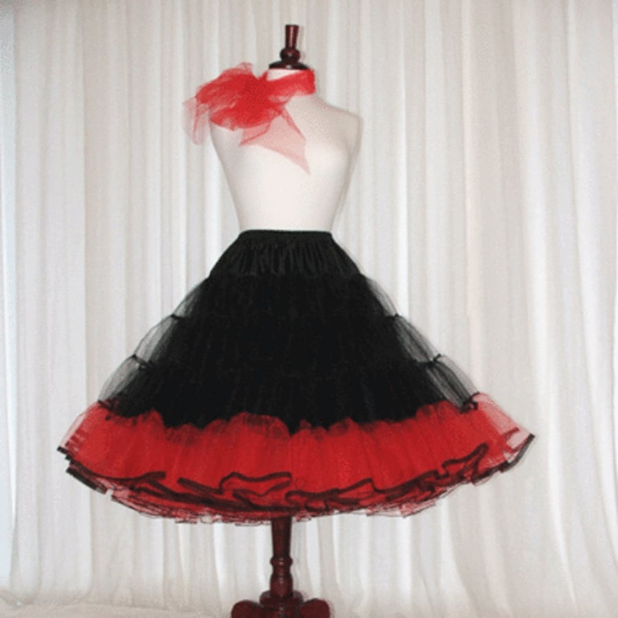 Vintage style rock 'n' roll petticoat 4 layers stiff net