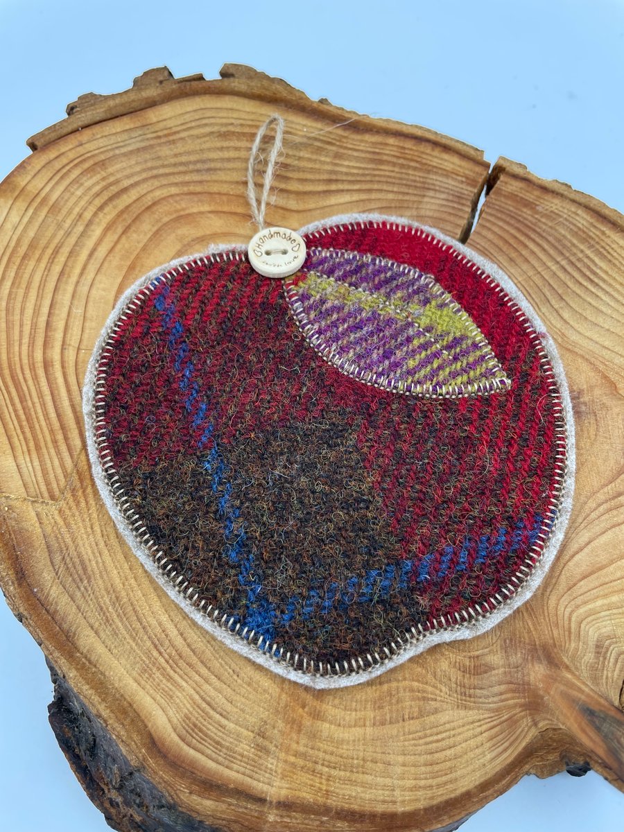 Tweed mug rug apple shape