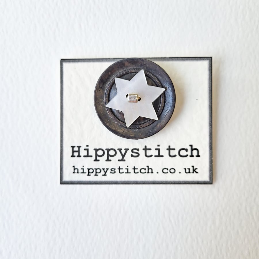 Mother of Pearl Star & Black Brown Vintage Button Brooch 
