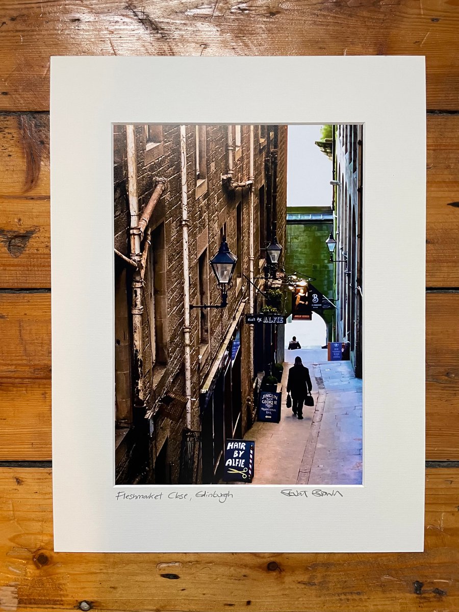 ‘Fleshmarket Close’ Edinburgh  Signed Mounted Print 30 x 40cm FREE DELIVERY