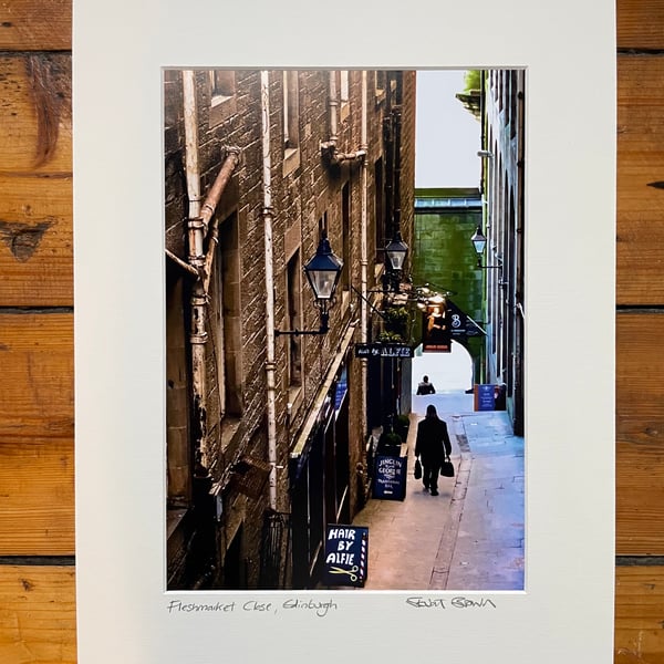 ‘Fleshmarket Close’ Edinburgh  Signed Mounted Print 30 x 40cm FREE DELIVERY