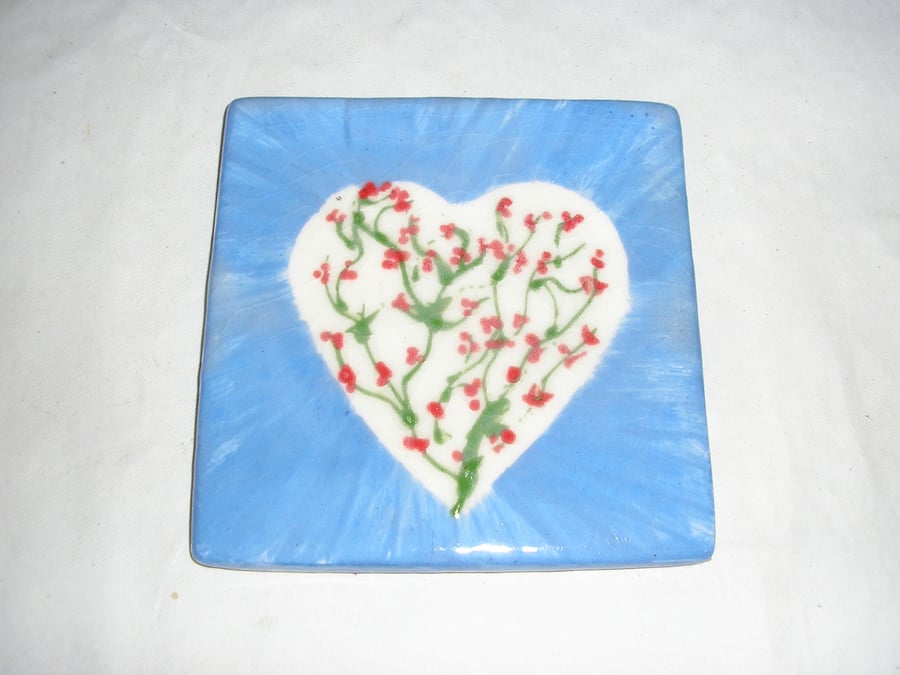 POTTERY DECORATIVE TILE COASTER WITH HEART AND RED FLOWERS