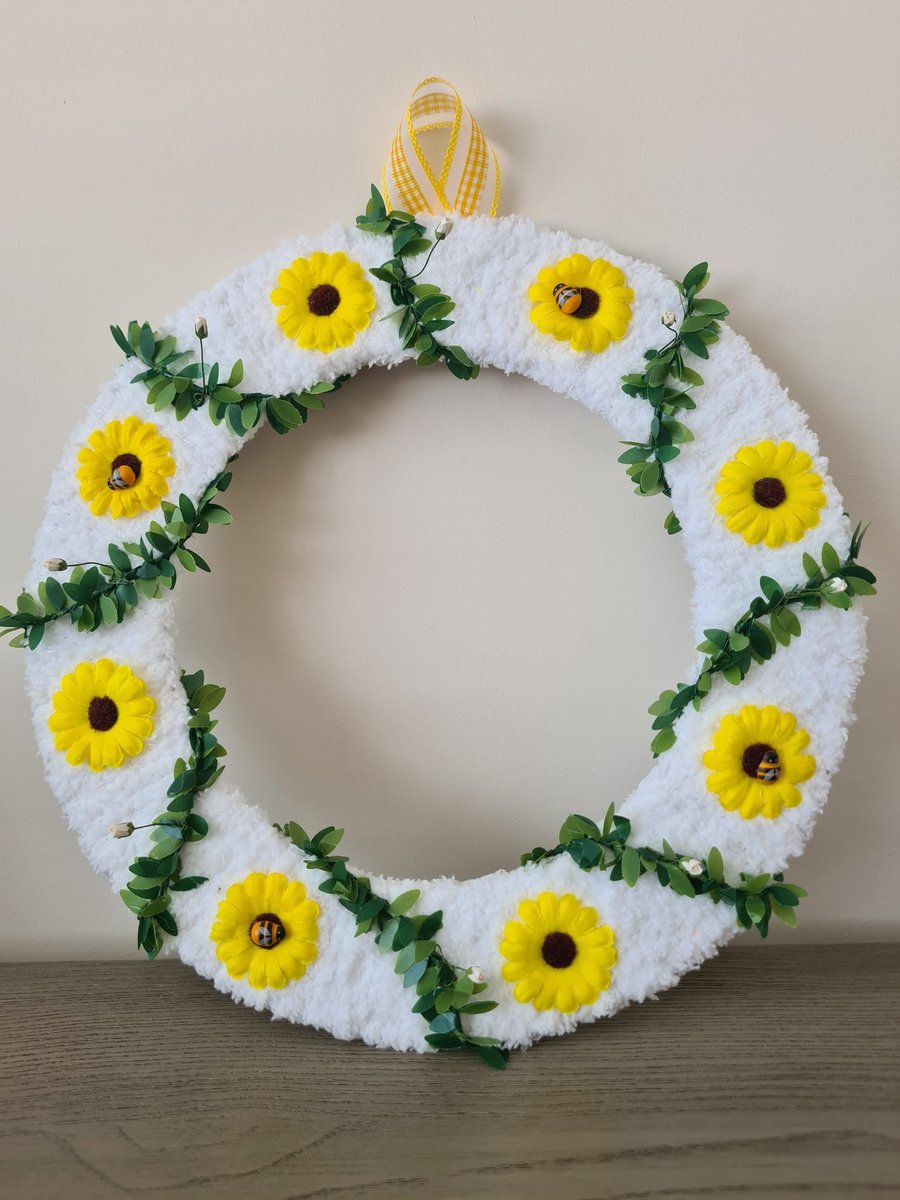 Cosy sunflower yarn wrapped wreath