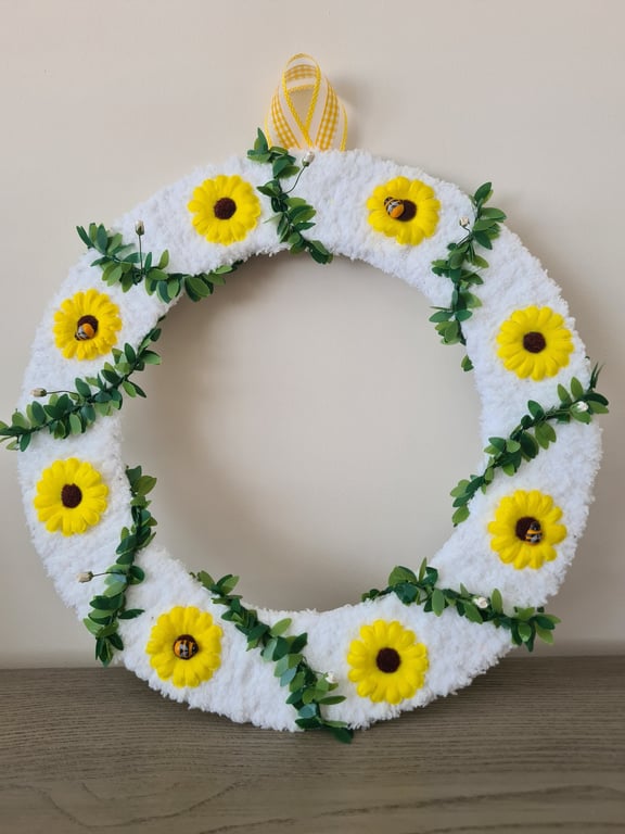 Cosy sunflower yarn wrapped wreath