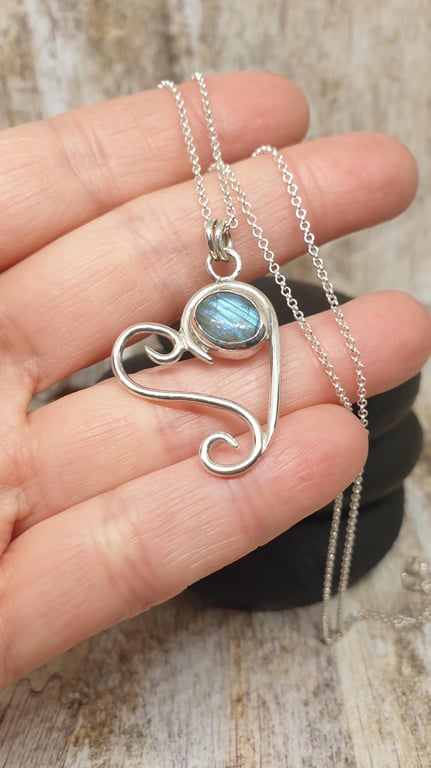 Sterling Silver 925 Unique Heart Pendant With Labradorite