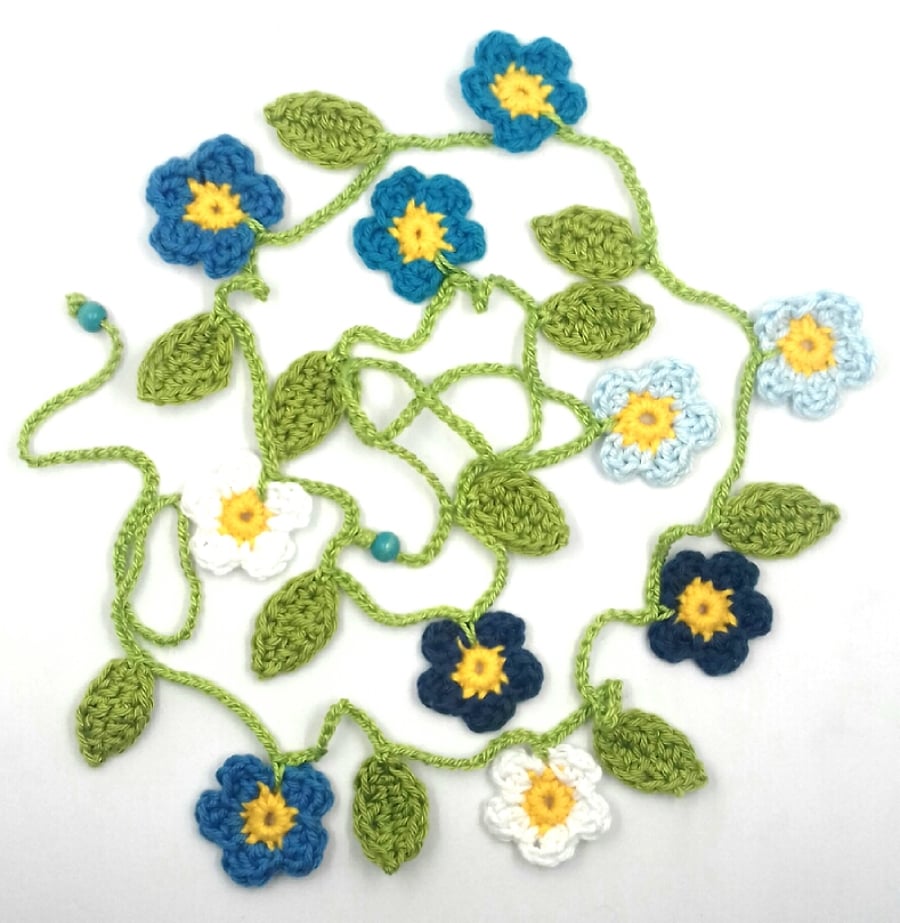 Crochet Flowers Garland in Blues and I White 