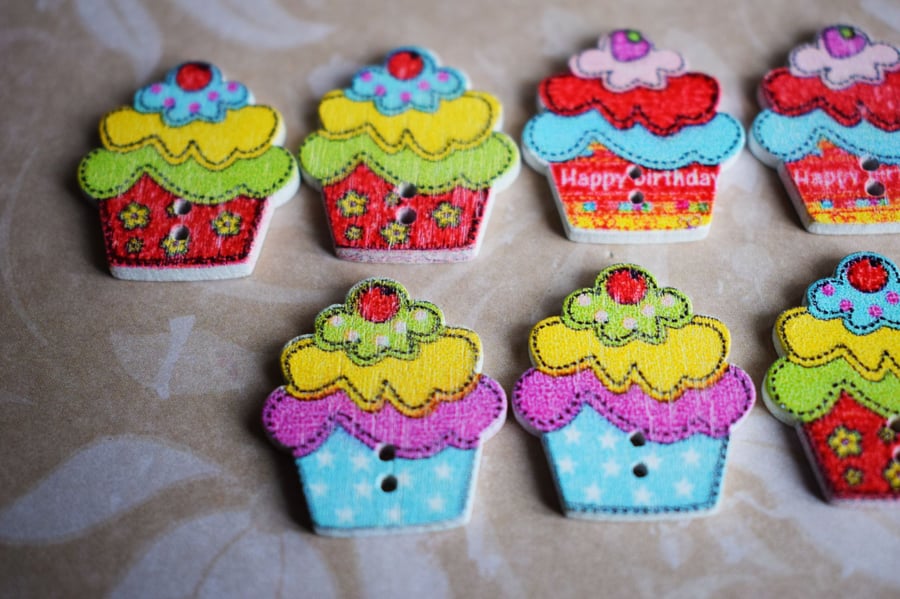 Pack of 10 Cupcake Wooden Buttons
