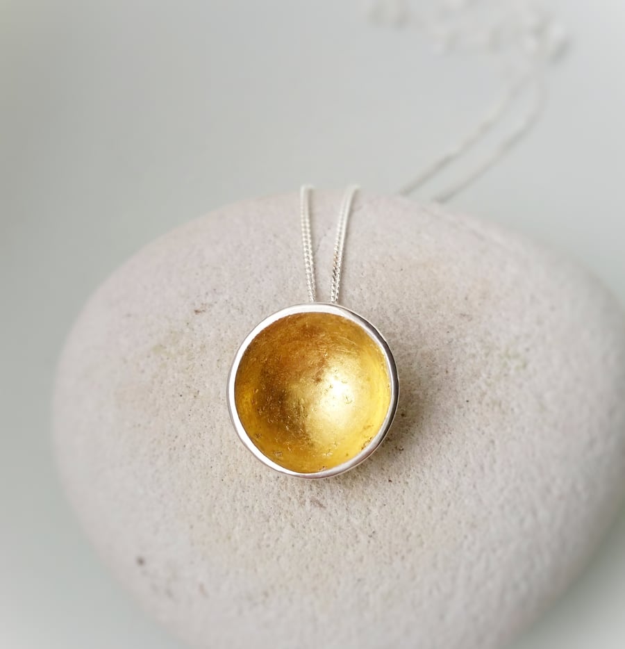 Very simple deals necklace