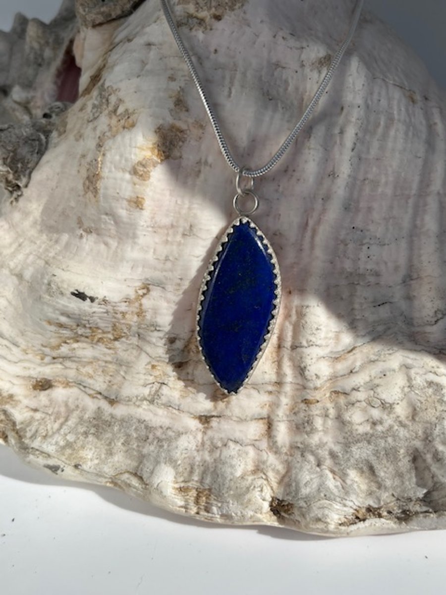 Silver lapis lazuli pendant