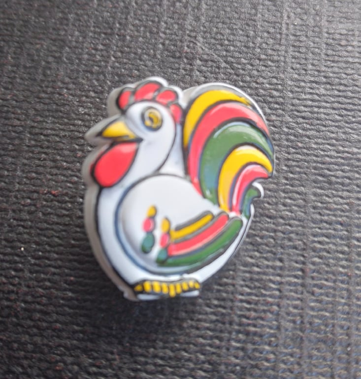 Buttons in the shape of a rainbow cockerel. 15mm. Pack of 6